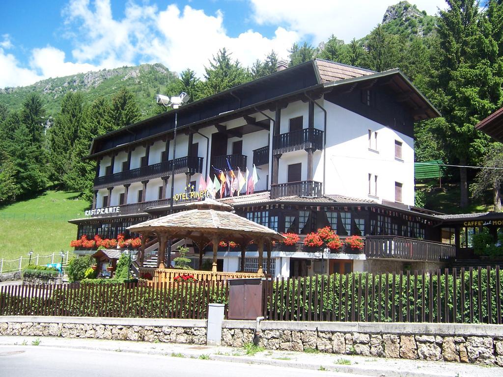 Hotel Pineta Castione della Presolana Exterior foto